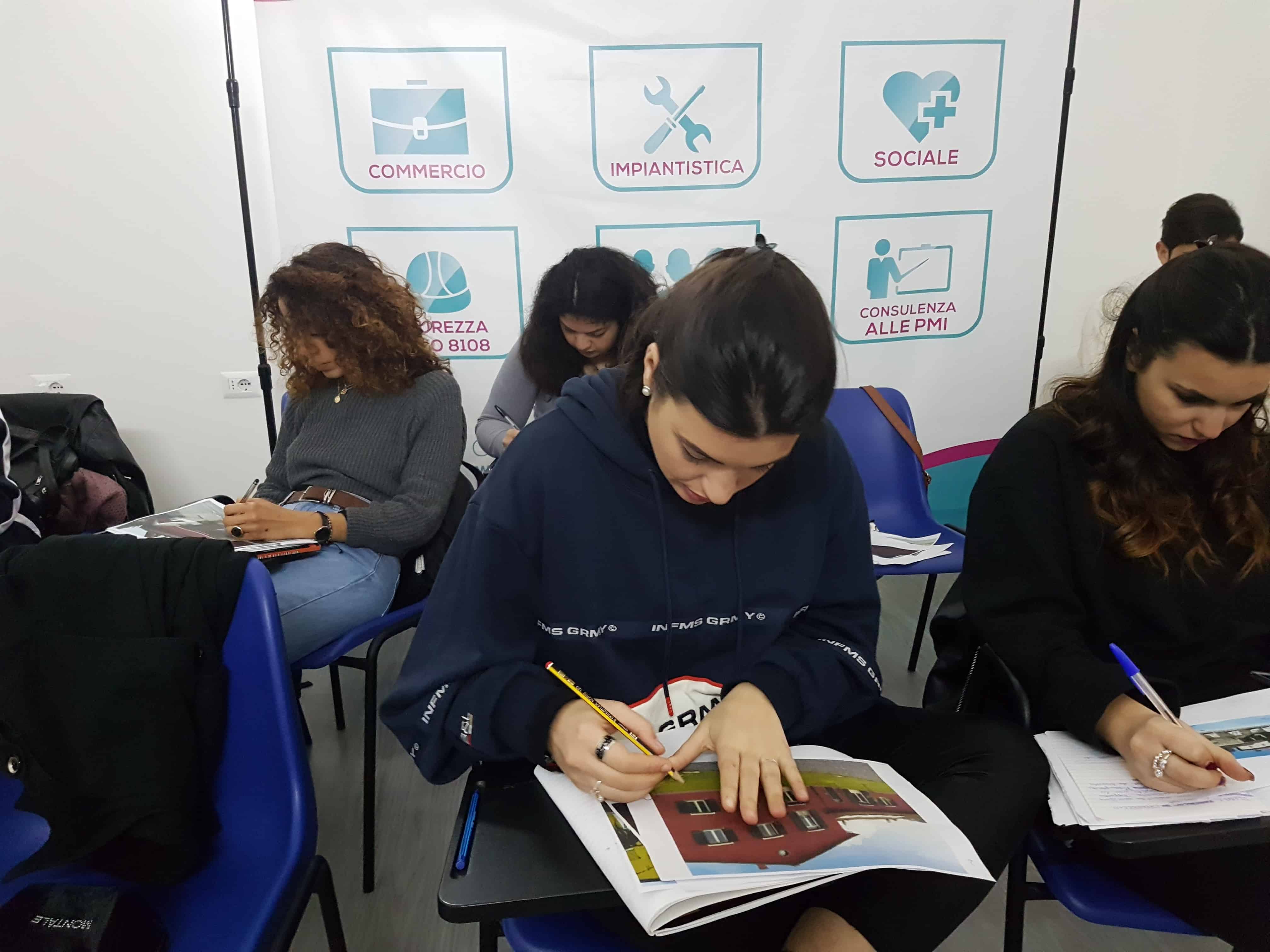 Aula con studenti