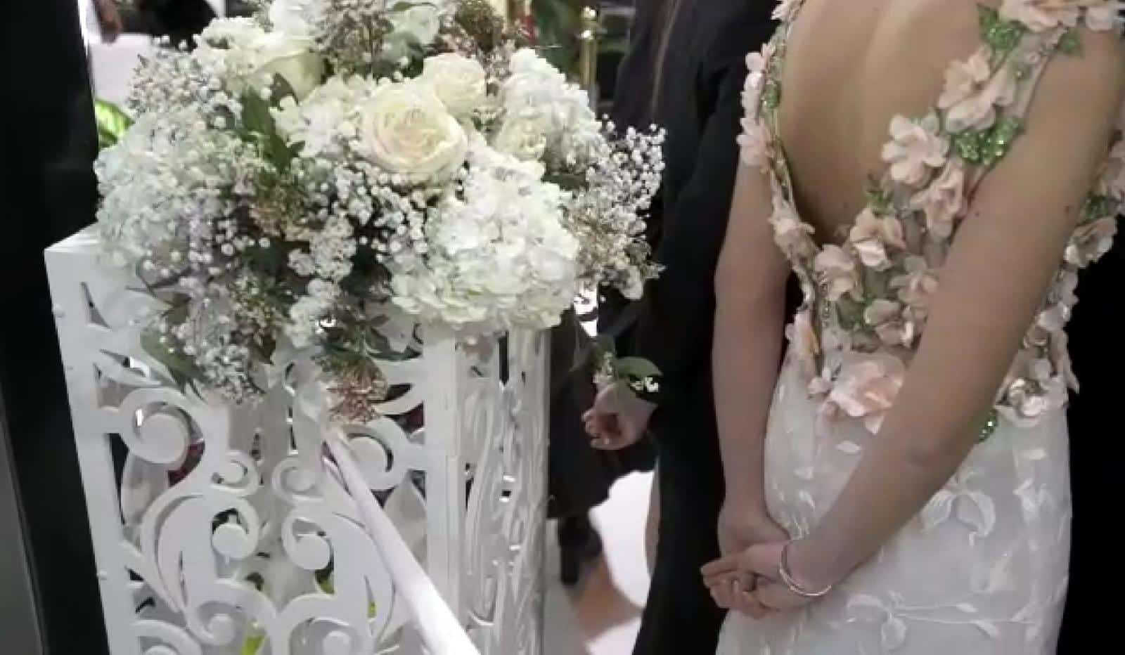 Abito da sposa con fantasia floreale